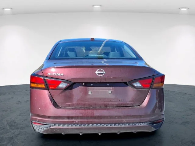 Used 2025 Red Nissan 2.5 SV image 16