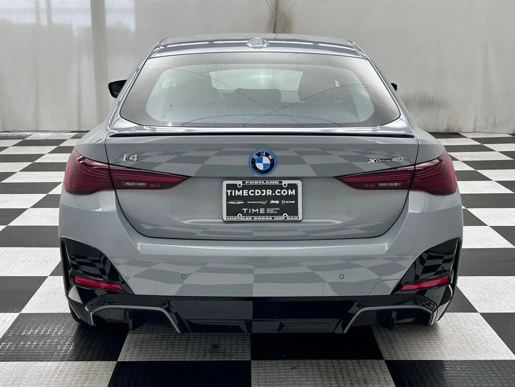Used 2025 Gray BMW xDrive40 image 6