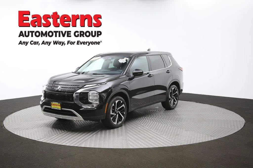 Used 2023 Black Mitsubishi SE image 54