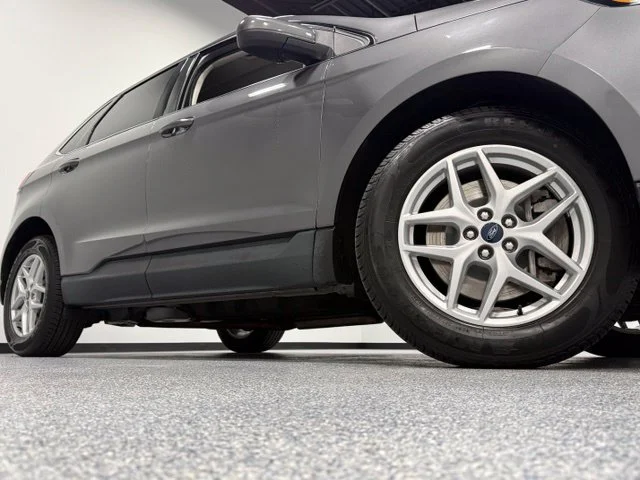 Used 2021 Gray Ford SEL image 2