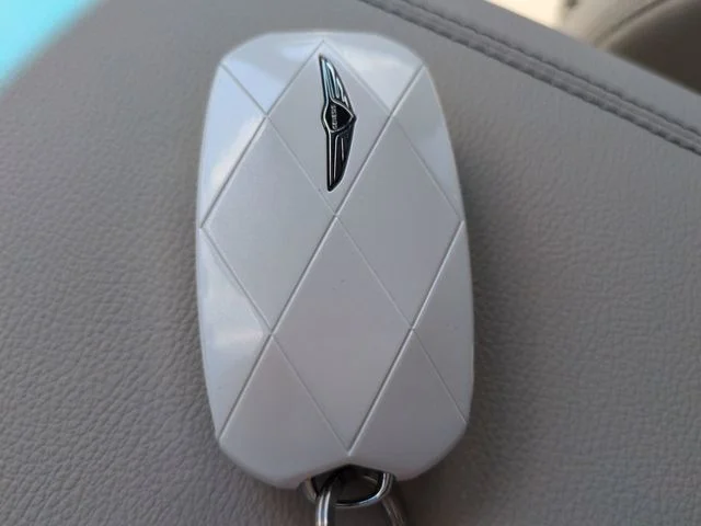 Used 2025 Silver Genesis 2.5T image 13