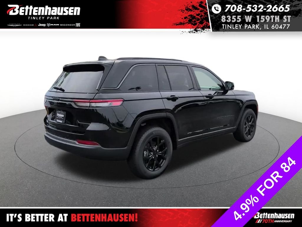 New 2026 Diamond Black Crystal Pearl-Coat Exterior Paint Jeep Altitude image 4