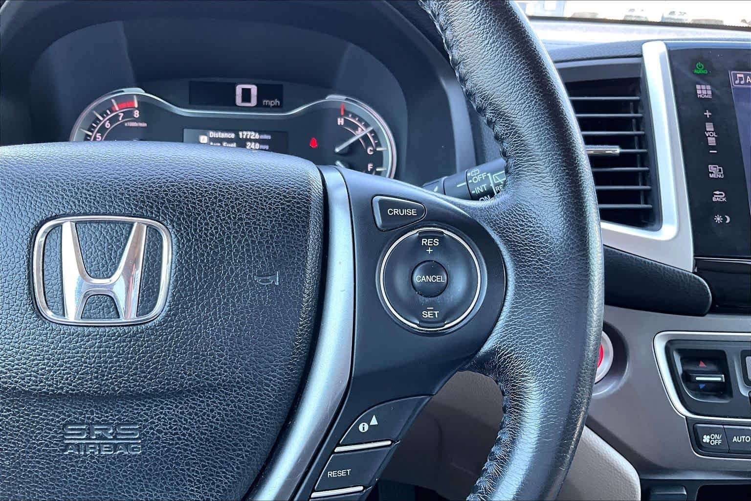 Used 2016 White Diamond Pearl Honda EX-L image 25