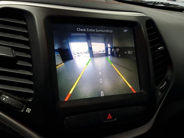Used 2017 Gray Jeep Trailhawk image 21