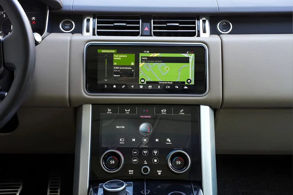 Used 2022 White Land Rover Westminster image 22