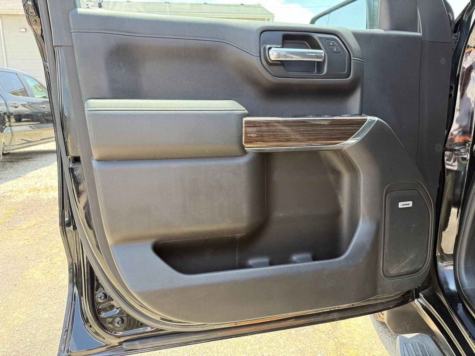 Used 2019 BLACK Chevrolet RST image 14