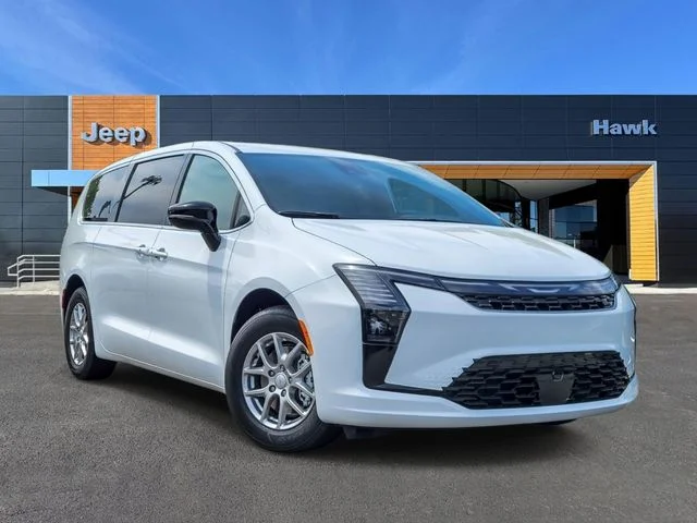 2027 Chrysler Pacifica Select's photo