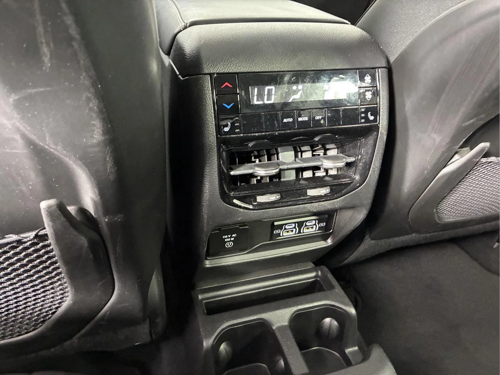 Used 2023 Ember Pearlcoat Jeep Limited image 20