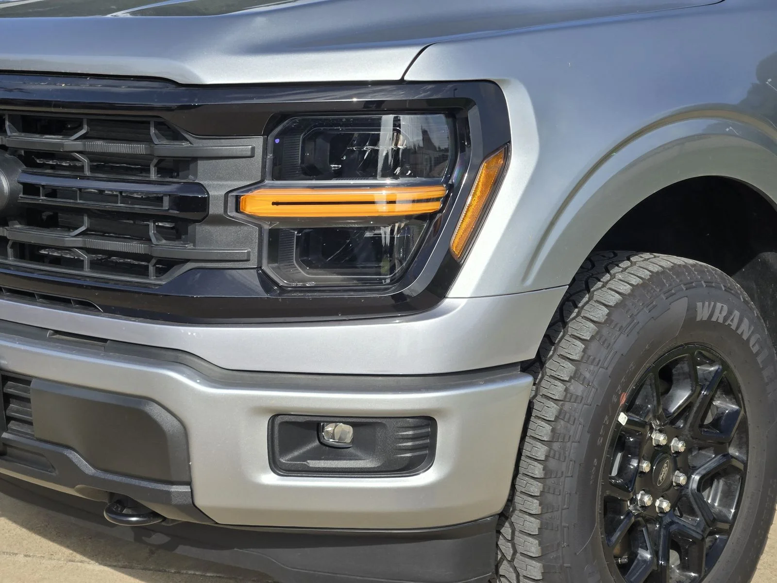 New 2026 Iconic Silver Metallic Ford XLT image 5