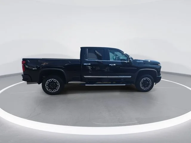 Used 2024 Black Chevrolet High Country image 5