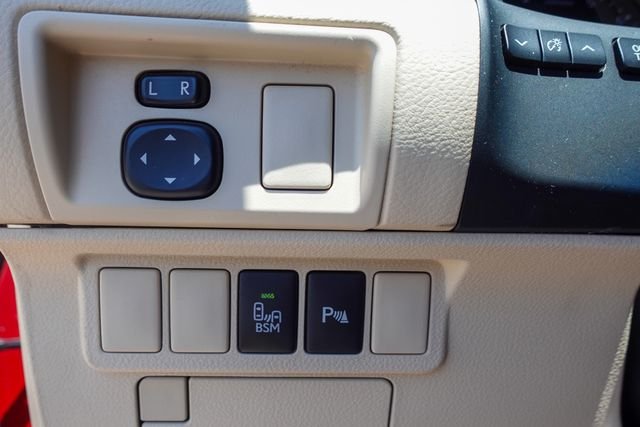 Used 2014 Red Lexus 350 image 17