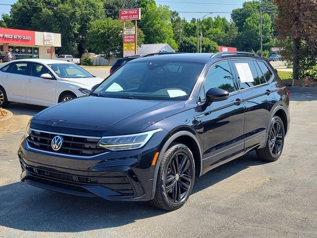 2022 Volkswagen Tiguan 2.0T SE R-Line Black's photo