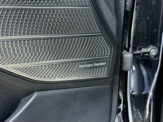 Used 2021 Black Hyundai Limited image 19