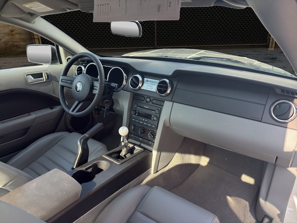 Used 2007 White Ford GT image 19