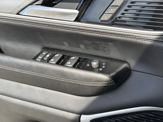 New 2026 High Gloss Black Exterior Paint Jeep Limited Reserve image 21
