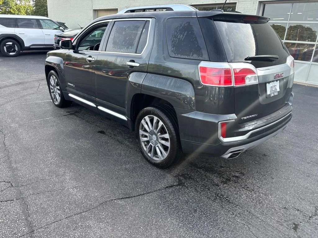 Used 2017 Graphite Gray Metallic GMC Denali image 6