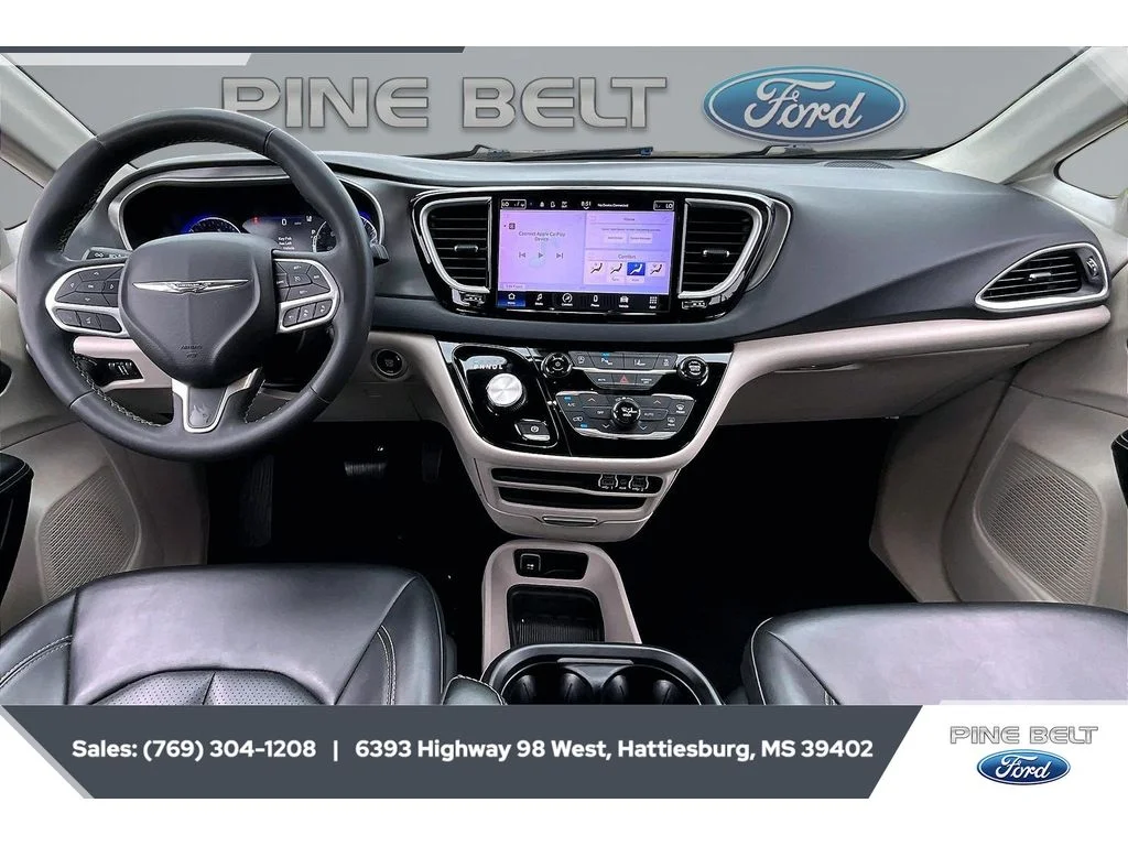 Used 2023 Brilliant Black Crystal Pearlcoat Chrysler Touring L image 14
