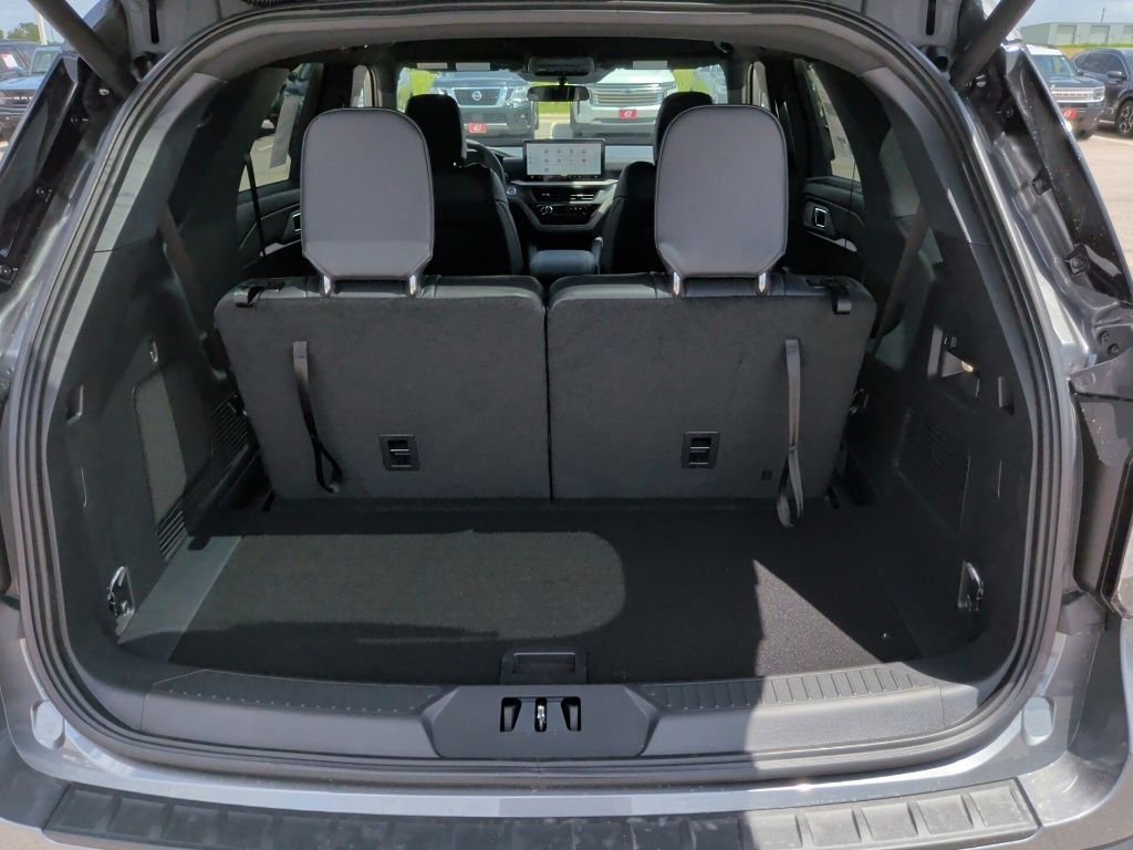 New 2026 Carbonized Gray Metallic Ford Tremor® image 42
