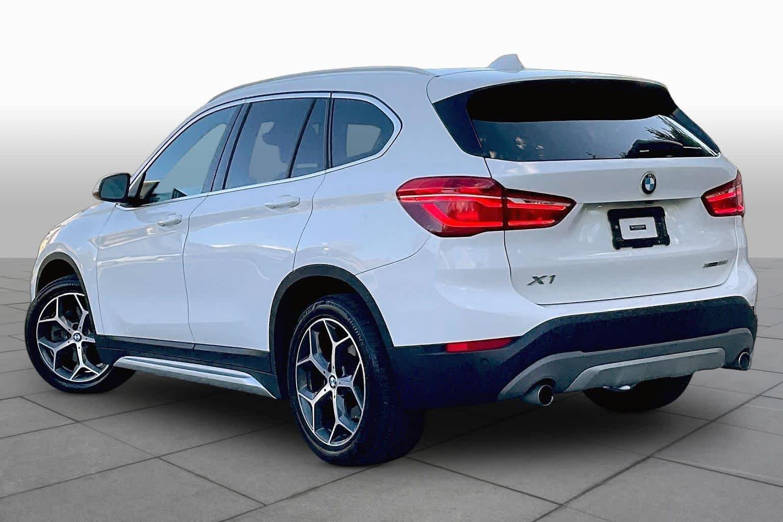 Used 2018 Alpine White BMW xDrive28i image 11