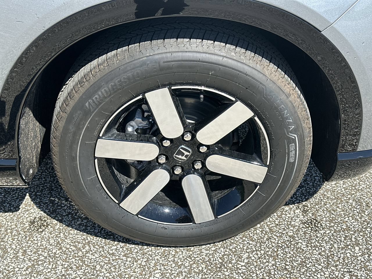 New 2026 Mercury Silver Metallic Honda AWD Touring image 10