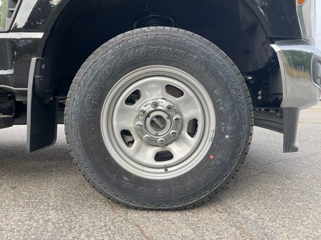 2025 Ford F-350 Super Duty Chassis Cab XL - Photo 9