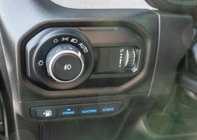Used 2024 Black Jeep Sport S 4xe image 18
