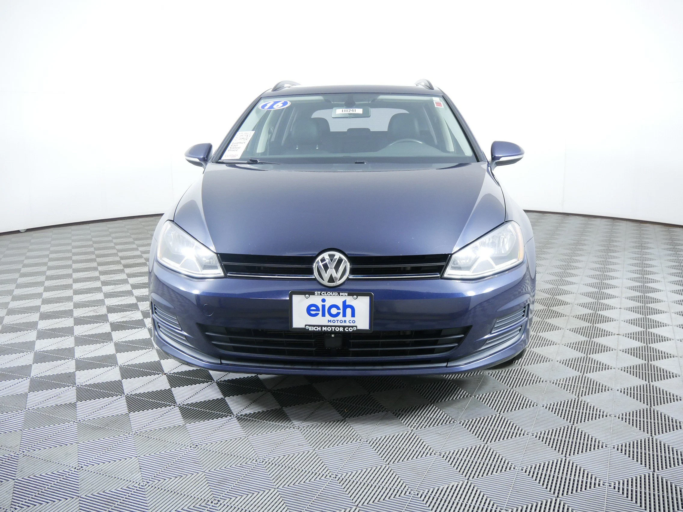 Used 2016 Volkswagen Golf SportWagen TSI Limited Edition with VIN 3VWC17AU2GM518622 for sale in St. Cloud, MN
