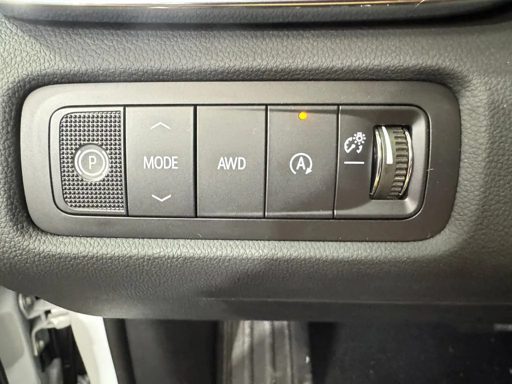 2027 GMC Acadia Denali Ultimate - Photo 20