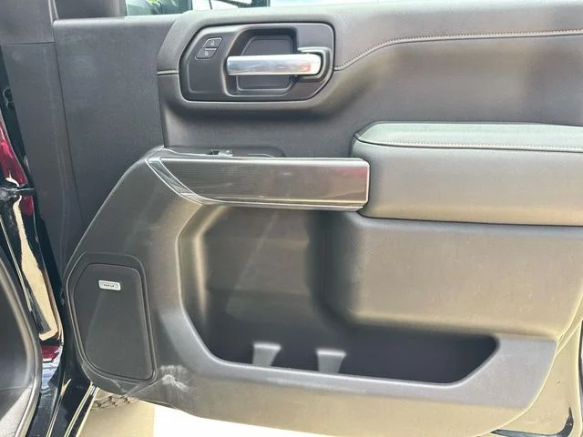 Used 2022 Black GMC AT4 image 19