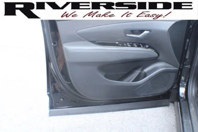 Used 2022 Phantom Black Hyundai SEL image 6