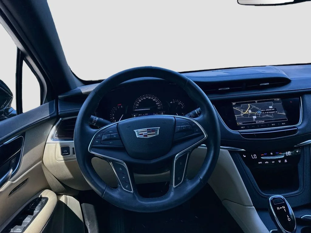 Used 2017 Black Metallic Cadillac Luxury image 24