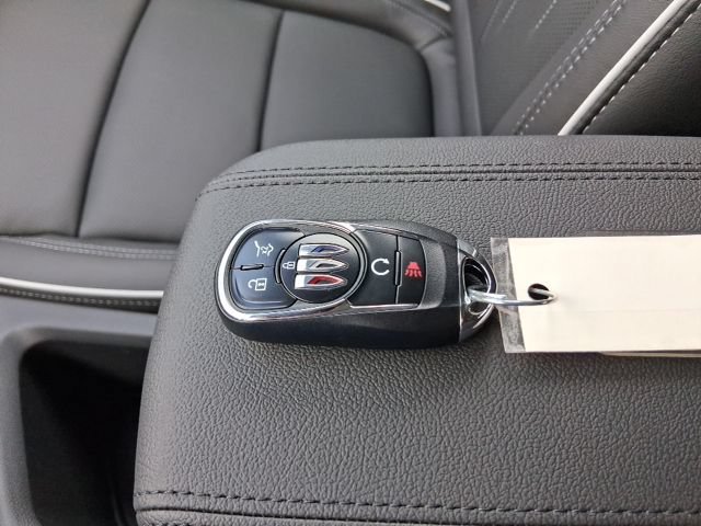 Used 2026 White Frost Tricoat Buick Avenir image 19