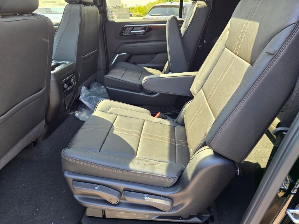 2026 Chevrolet Suburban High Country - Photo 17