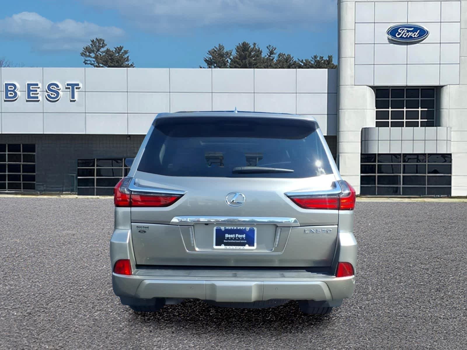Used 2019 Atomic Silver Lexus  image 5