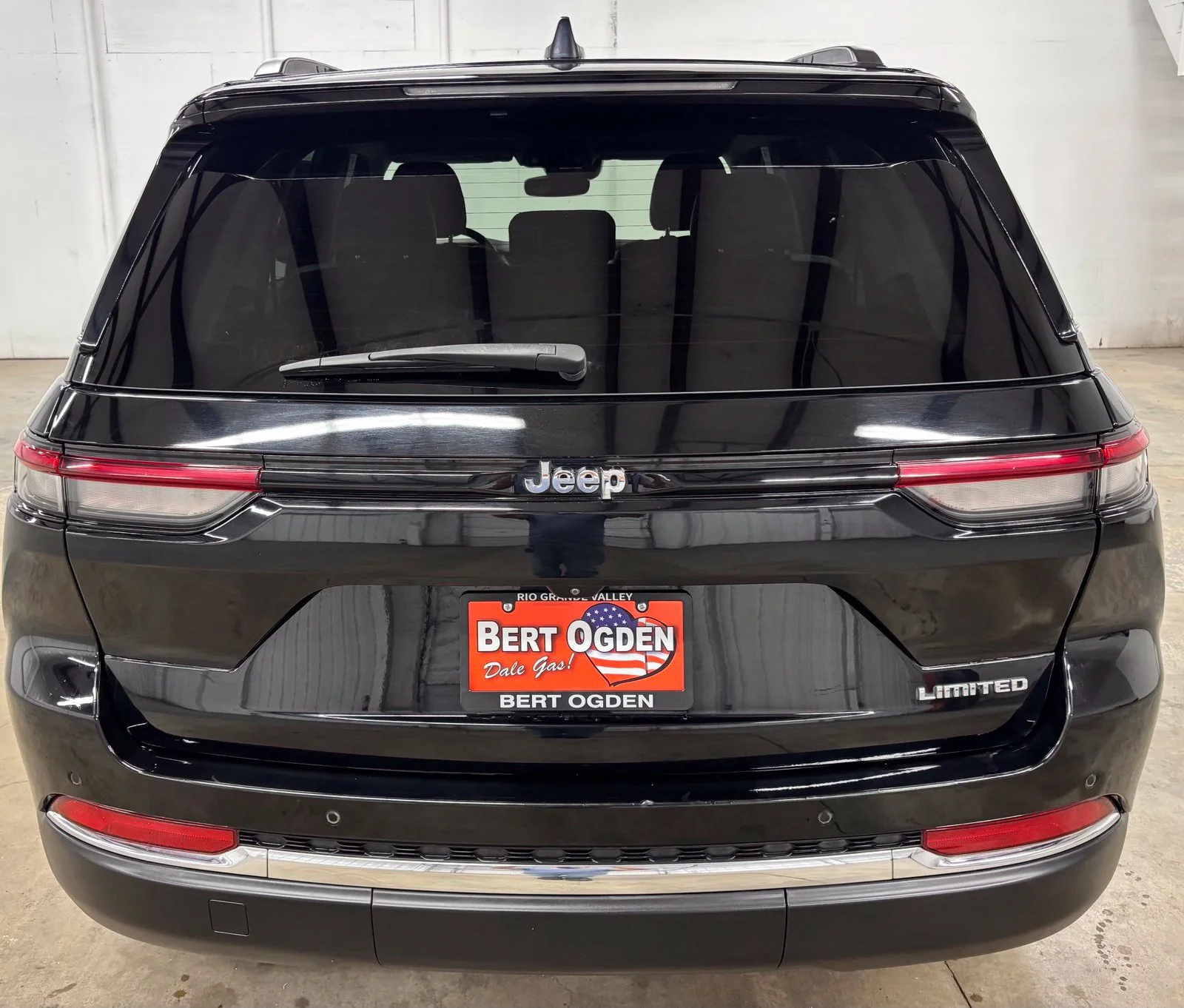 Used 2023 Black Jeep Limited image 5