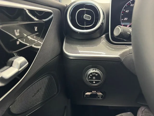 New 2026  Mercedes-Benz C 300 image 39
