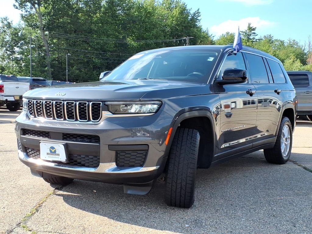 Certified Used 2023 Metallic Jeep Laredo image 7