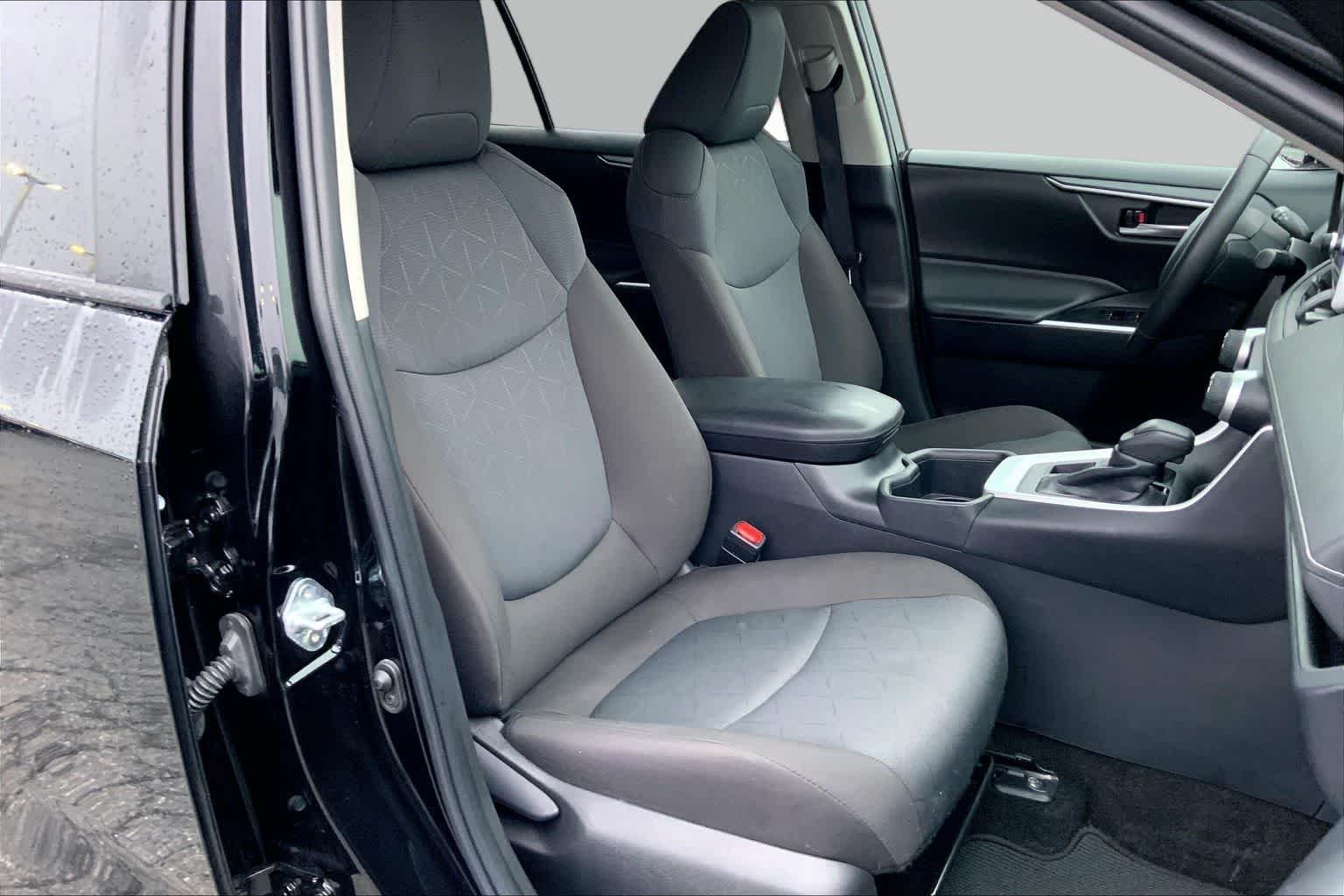 Used 2025 Midnight Black Metallic Toyota XLE image 9