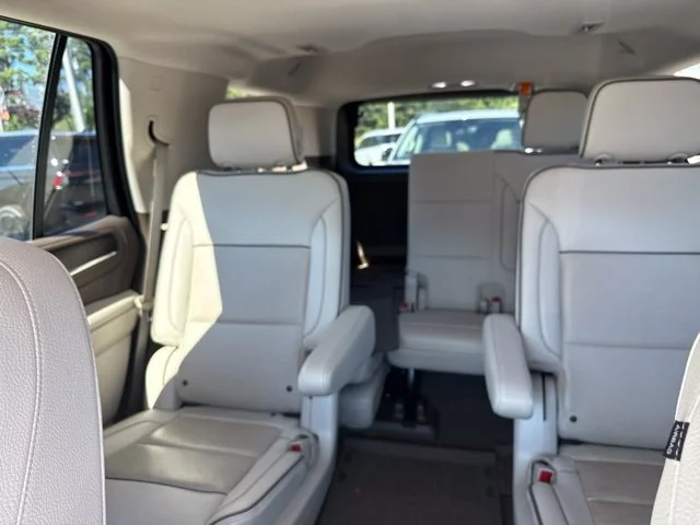Used 2022 Black GMC Denali image 9