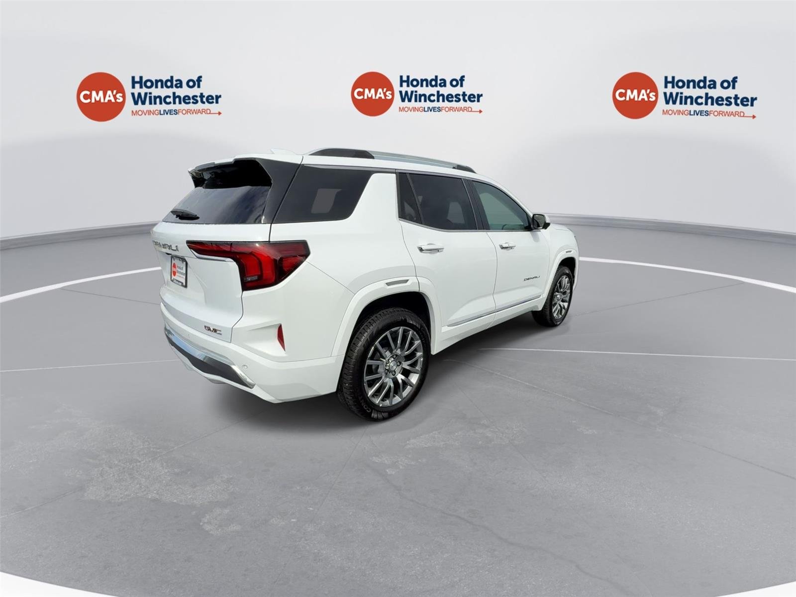 Used 2026 Summit White GMC AWD Denali image 8