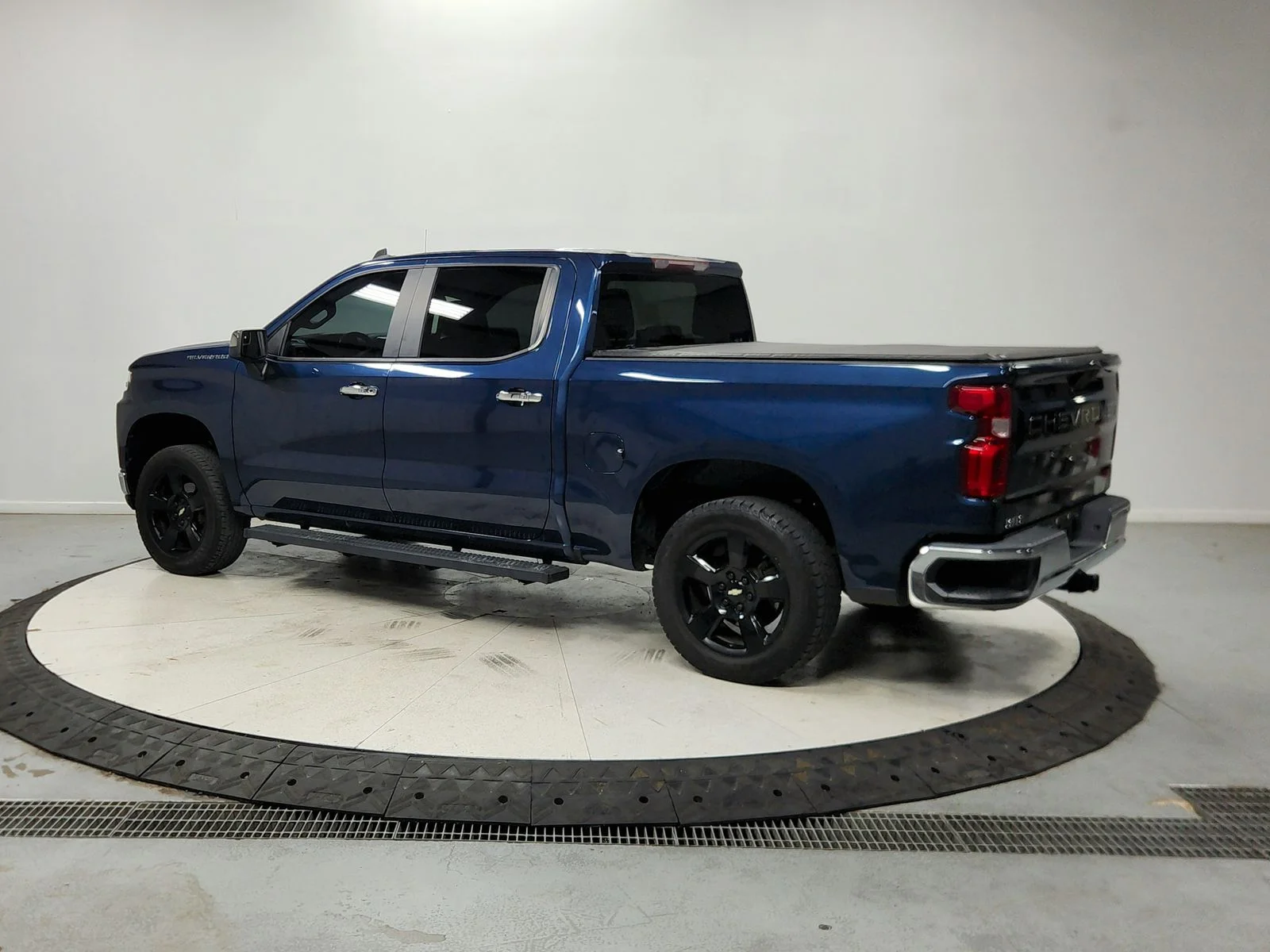 Used 2019 Northsky Blue Metallic Chevrolet LT image 6