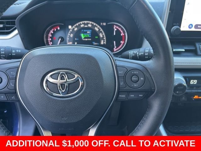 Used 2023  Toyota XLE Premium image 20