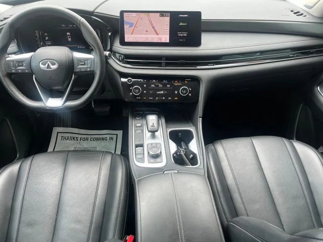 Used 2023 White INFINITI LUXE image 12