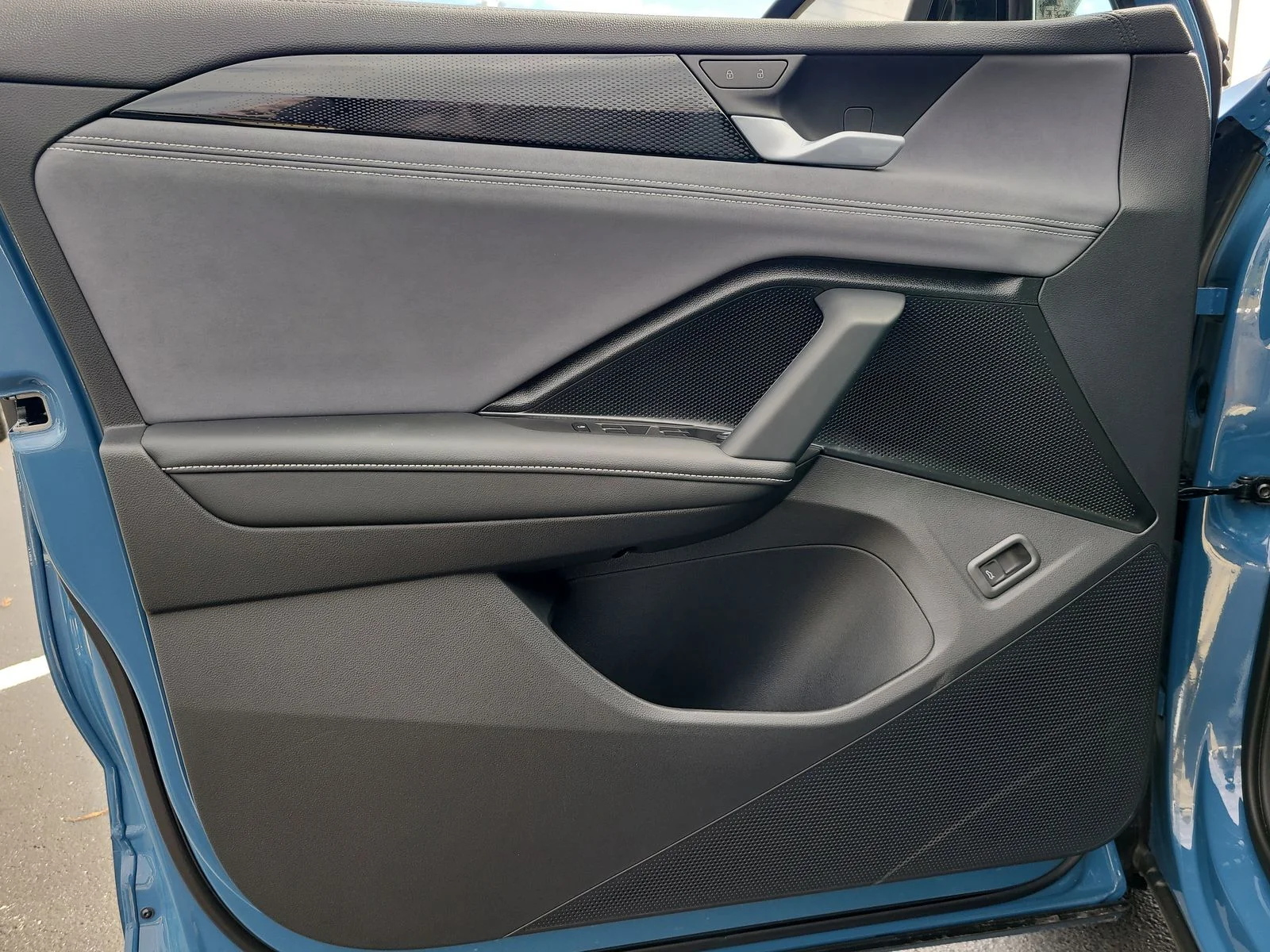 New 2026 Monterey Blue W/Deep Black Roof Volkswagen 2.0T SE R-Line Black image 16