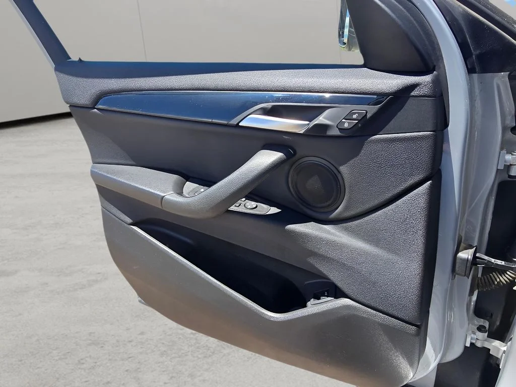 Used 2022 Glacier Silver Metallic BMW xDrive28i image 22