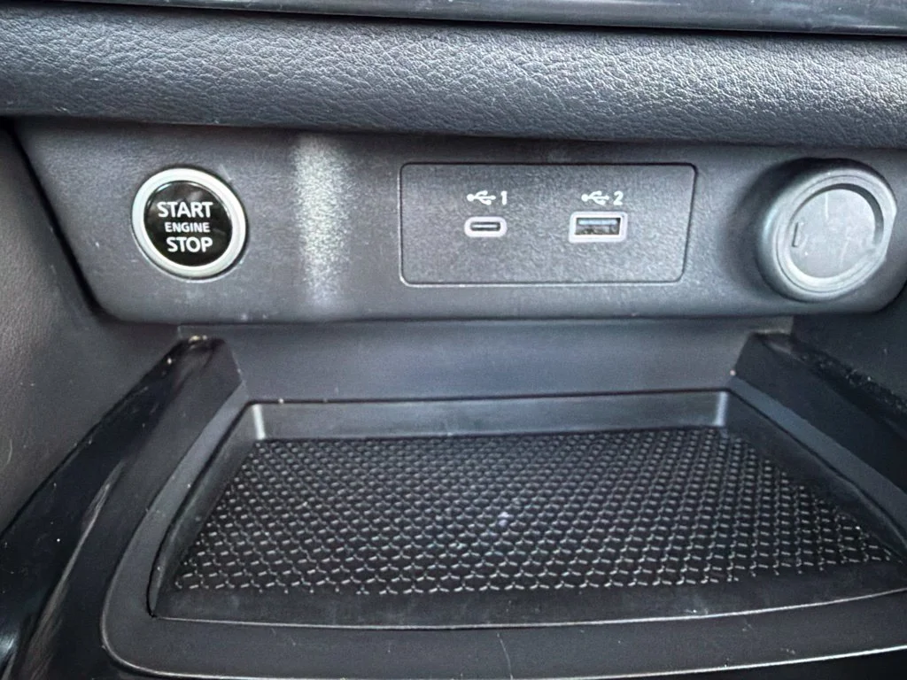 Used 2023 Boulder Gray Pearl Nissan SL image 21
