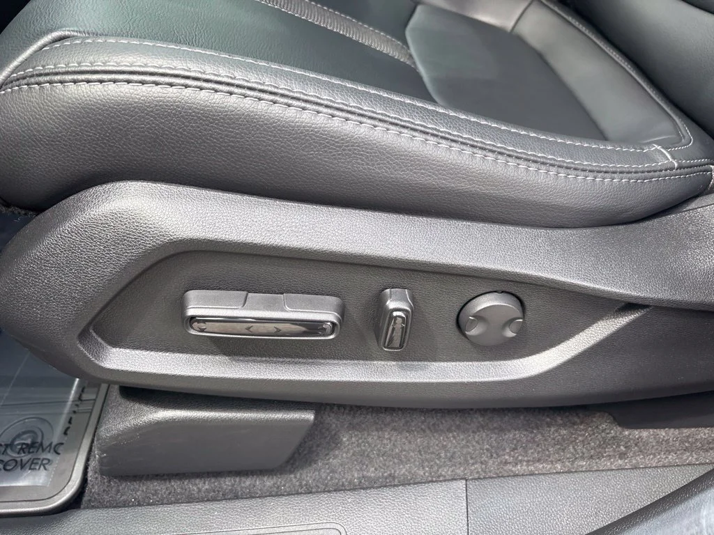 Used 2025 Black Honda Touring image 14