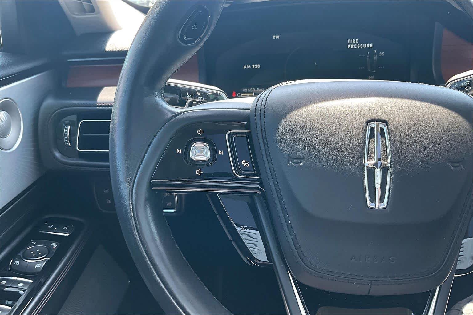 Used 2021 Silver Radiance Lincoln Grand Touring image 23