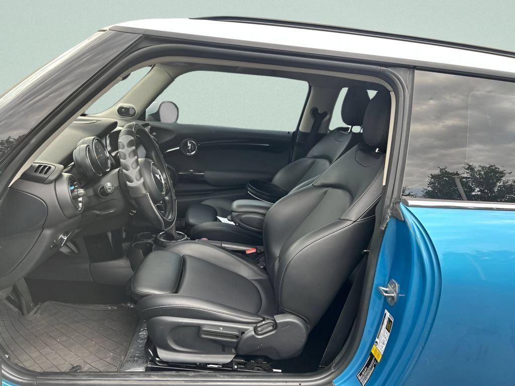 Used 2016 Electric Blue Metallic MINI Base image 18