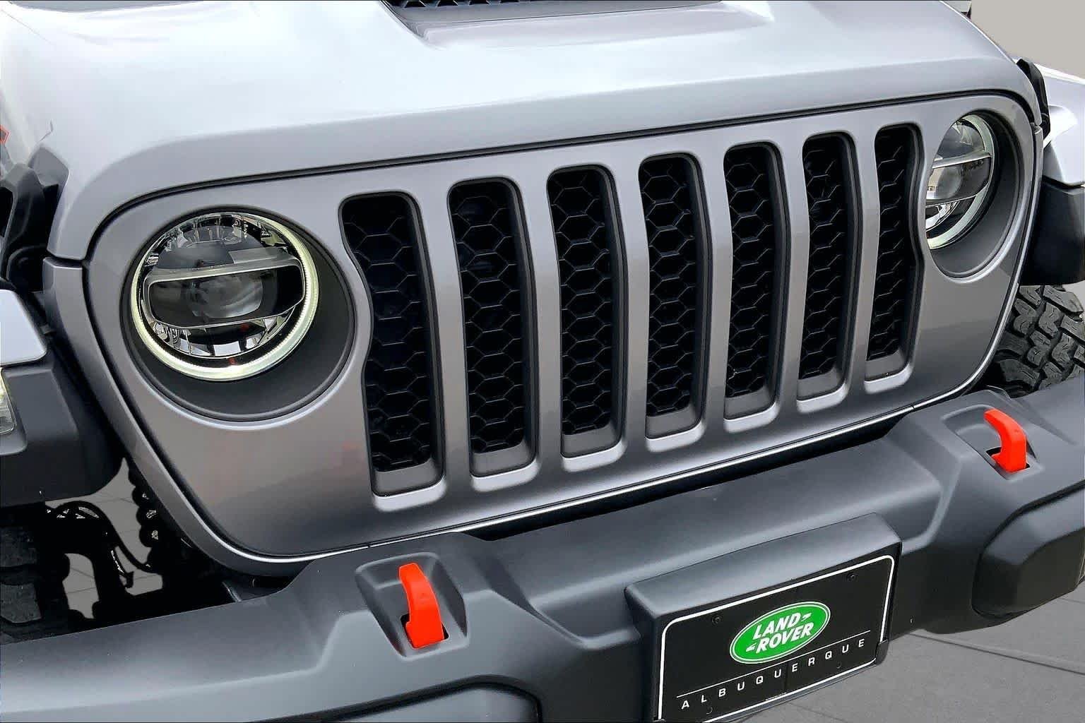 Used 2021 Billet Silver Metallic Clearcoat Jeep Mojave image 29